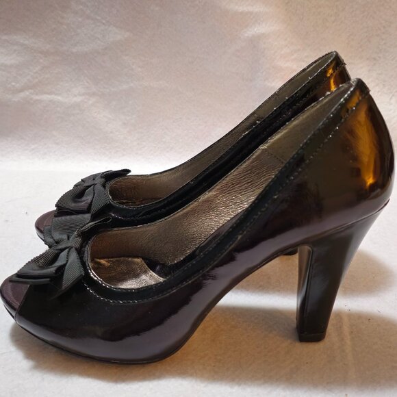 Sofft Burgundy/Wine Patent Leather Womens Pumps W/ Bow Size 8M 4" Heel. Peep toe - Picture 4 of 9